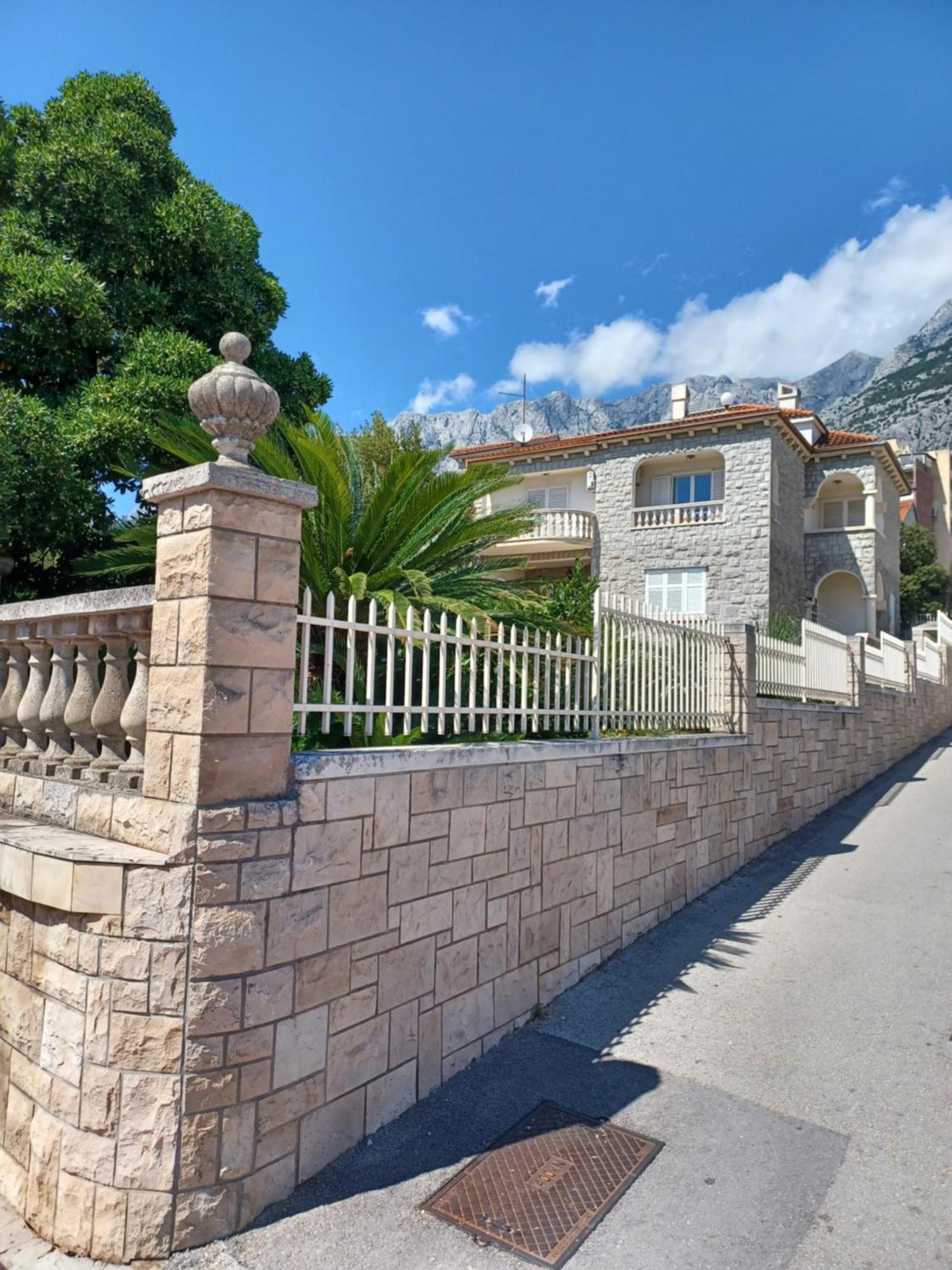 Apartments Emilija Makarska Zimmer foto